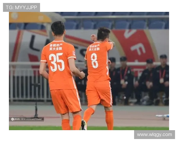 鲁能球迷视角：中超赛场上的橙色信仰传承